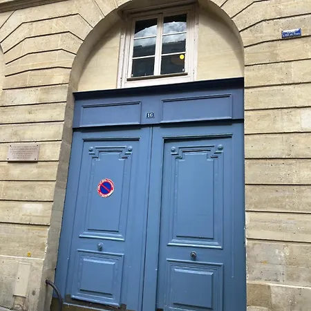 Joli 2 pièces proche Marais-3
